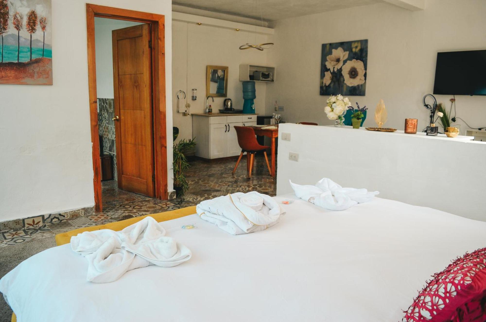 Tiberias By Luxury Atitlan Villa San Pedro La Laguna Exteriör bild